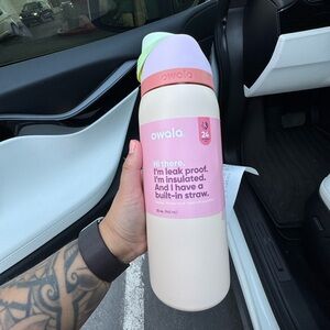 BRAND NEW owala desert bloom 32oz
